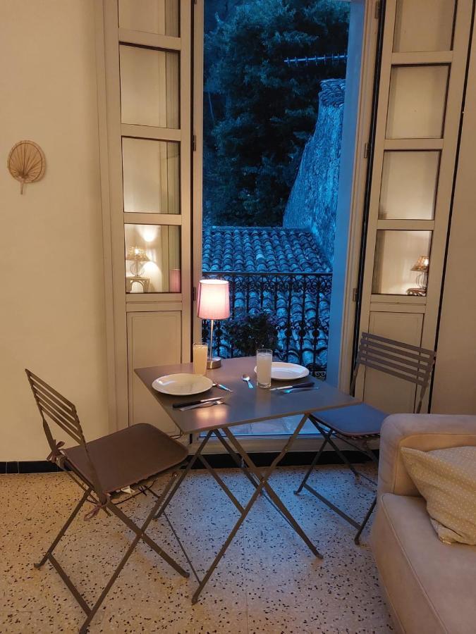 La Maison De La Traverse Saint-Guilhem-le-Desert Exteriér fotografie