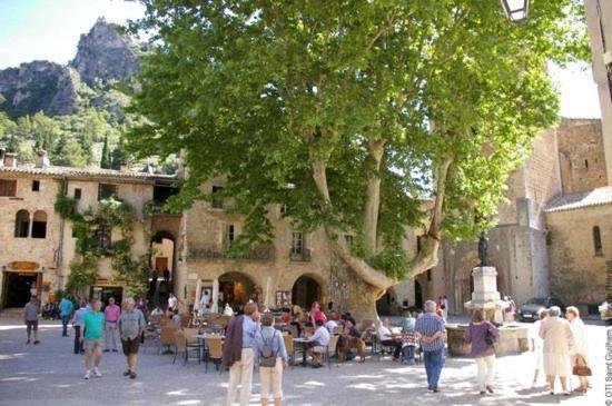 La Maison De La Traverse Saint-Guilhem-le-Desert Exteriér fotografie